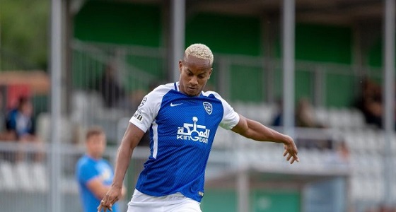 البيروفي كاريلو يحتفل بالظهور الأول مع الهلال