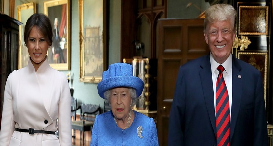 ” بروش ” يكشف العلاقة الخفية بين الملكة إليزابيث ودونالد ترامب