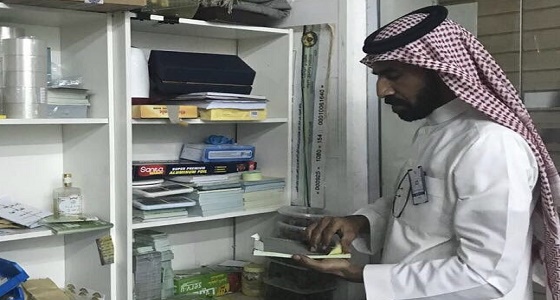 بالصور.. ضبط مستودع مخالف لتعبئة زيوت رديئة بالجوف