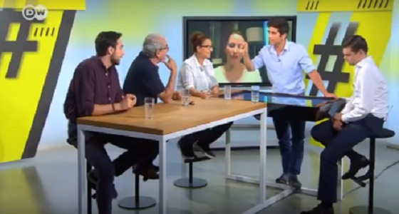 بالفيديو.. مذيع يحرج محللاً قدّم معلومة غير دقيقة عن المملكة