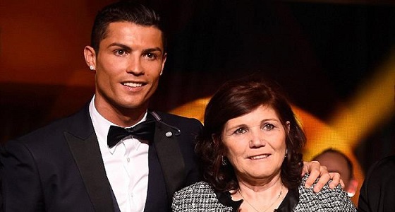 والدة رونالدو تفتتح مطعما في البرازيل