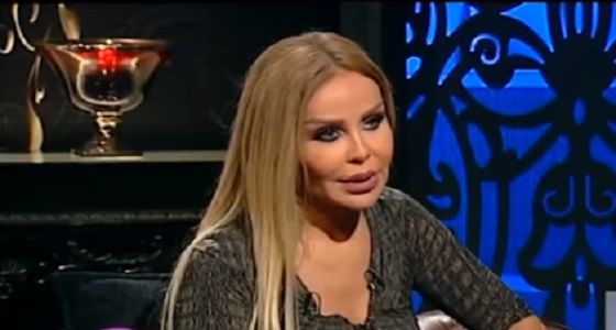 بالفيديو.. فنانة شهيرة: أمي رمتنا في ملجأ بعد وفاة والدي