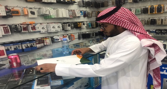 إنذار محلات تجارية لعدم وجود عقود عمل بالعلا