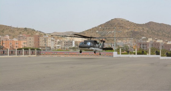 بالصور.. جثمان الشهيد ” الشمراني ” يصل البشائر على متن طائرة