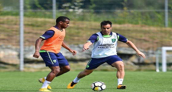 بالصور.. الأهلي يواصل تدريباته بالنمسا