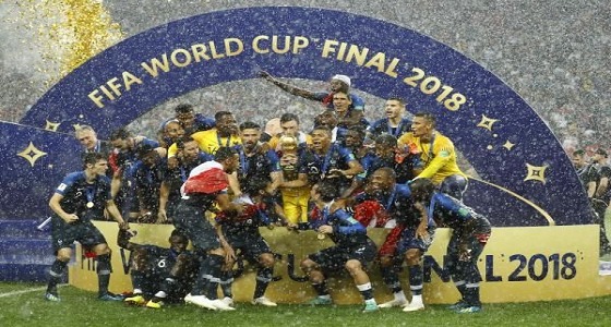 بالصور.. لحظات احتفال لاعبي فرنسا بالتتويج بكأس العالم