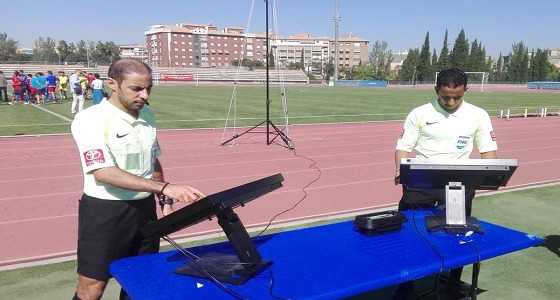 بالصور.. الحكام السعوديون يتدربون على تقنية حكم الفيديو المساعد بأسبانيا