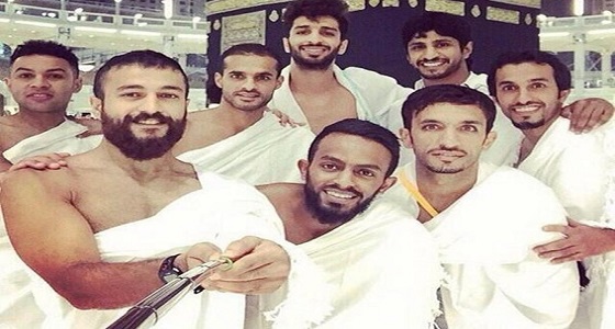 أكثر من نصف سكان المملكة يلتقطون سيلفي يوميا