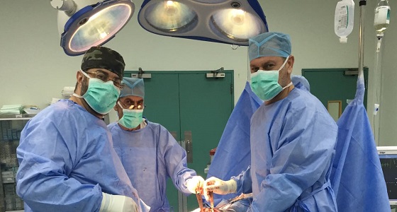 زرع مفصل صناعي لمسن بتخصصي الطائف