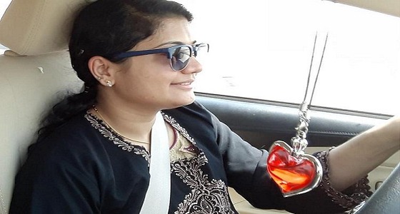 تعليق أول هندية تحصل على رخصة قيادة بالمملكة