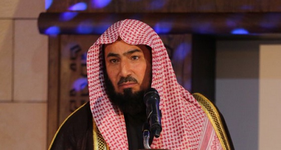 الشيخ صالح الهبدان يؤم المصلين على جثمان ابنته بجامع الراجحي