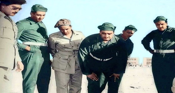 صورة نادرة للملك فهد والملك سلمان أثناء تطوعهما في الجيش المصري