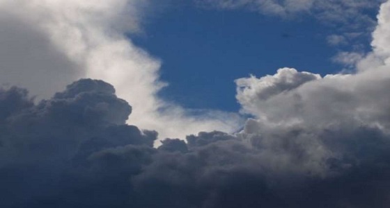 تحذير من سحب رعدية ورياح نشطة على 5 مناطق