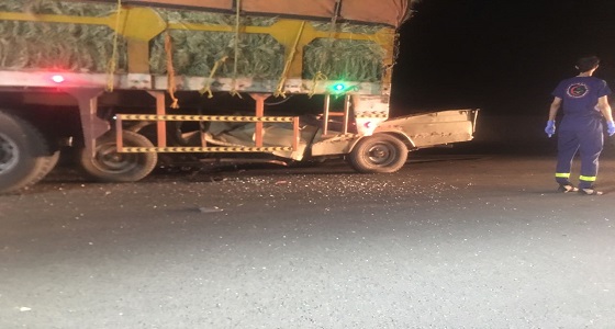 بالفيديو والصور.. حادث تصادم مركبتين يودي بحياة شخص بالباحة