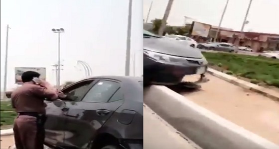 بالفيديو.. مواطنة تصطدم بالرصيف أثناء القيادة