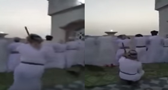 بالفيديو.. نهاية مروعة لمتهور أطلق النار خلف مصلين في عمان