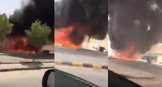 بالفيديو.. اندلاع النيران في محطة وقود بالرياض