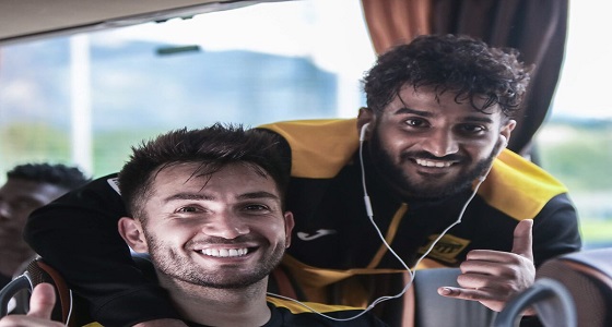 بالصور.. لاعبو الاتحاد يتجهون لأداء التدريب الصباحي