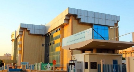 تسليم المقررات الدراسية للبنين بتعليم الباحة لمكاتب المنطقة