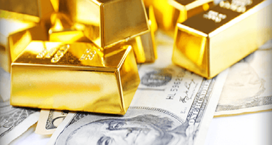 أسعار الذهب تنخفض لأقل سعر في عام مع ارتفاع الدولار