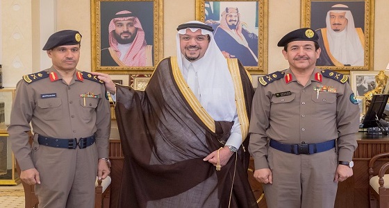 أمير القصيم يقلد مساعد مدير الدفاع المدني بالمنطقة رتبة لواء