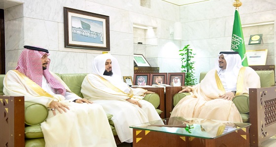 الامير محمد بن عبدالرحمن أمير منطقة الرياض بالنيابة يستقبل الامير عبدالرحمن بن عبدالله محافظ المجمعة
