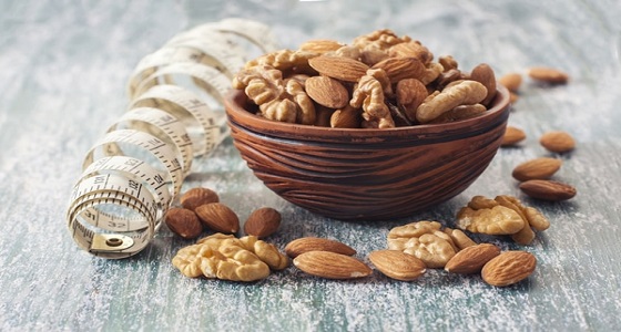 للمرأة العاملة.. 6 وجبات خفيفة اصحبيها معك للعمل خلال الريجيم