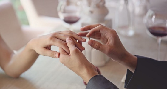 قصة حياة مشردين.. حققا حلم الزواج بعد 30 عاما تحت كوبري