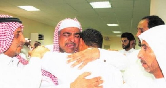 بالفيديو والصور.. أهالي الأحساء يشيعون ضحايا حادث سلطنة عمان