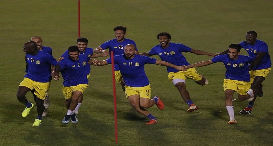 بالفيديو والصور.. النصر يواصل تدريباته المسائية