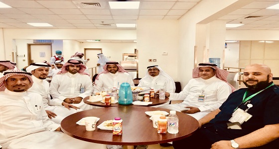 مستشفى الإمام عبدالرحمن يقيم حفل معايدة لمنسوبيه