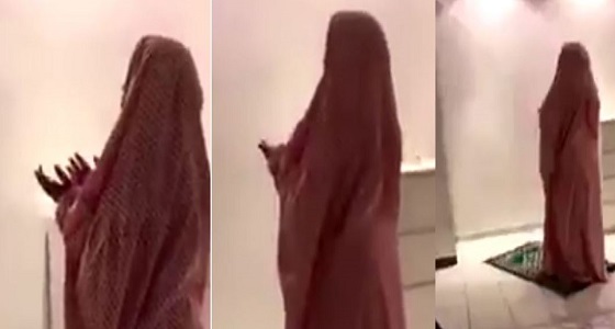 بالفيديو.. مشهد مؤثر لـ ” أم ” تدعو لأولادها بلغة الإشارة في صلاتها