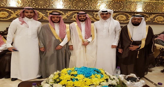 احمد الطريف يحتفل بزوجه