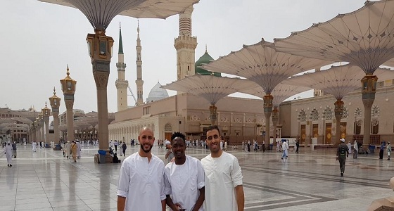 بالصور.. ثلاثي النصر الأجنبي في الحرم المدني