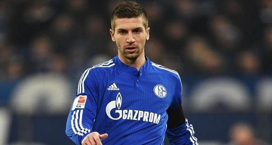 اتحاد الكرة الألماني يوقف مدافع شالكه لمبارتين