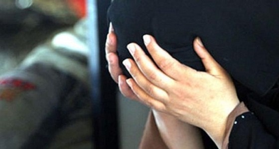 بمساعدة عشيقها.. زوجة تتخلص من زوجها وتلقي جثته أسفل جسر