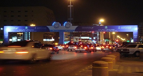 شاب يخدع بائع ويهرب بملابس تتخطى قيمتها 6000 ريال