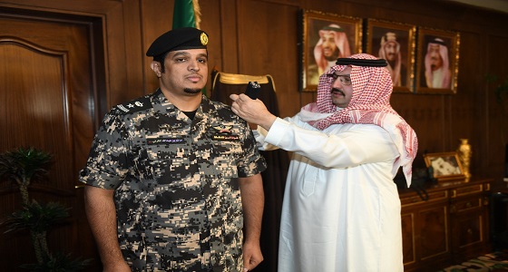 نائب أمير عسير يقلد ” القرني ” رتبة ” مقدم “