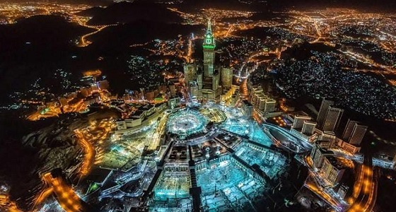 مصور يلتقط صور رائعة من السماء لمكة أثناء الحج.. وهكذا علق!
