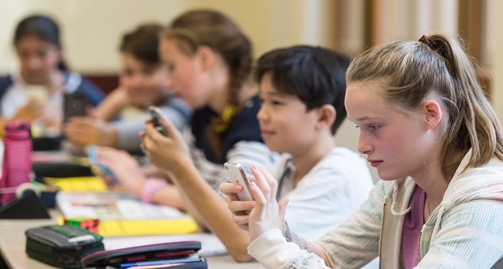 الأجهزة التقنية تؤثر سلبا على تحصيل الأبناء