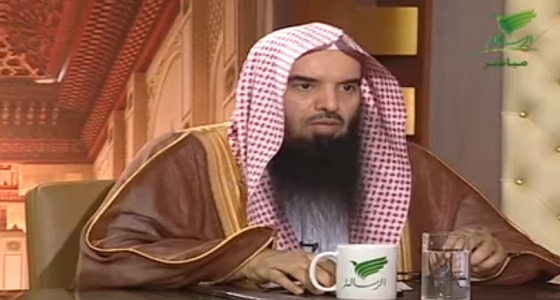 بالفيديو.. علي بن صالح المري يوضح حكم جمع الريق في الفم أثناء الصلاة