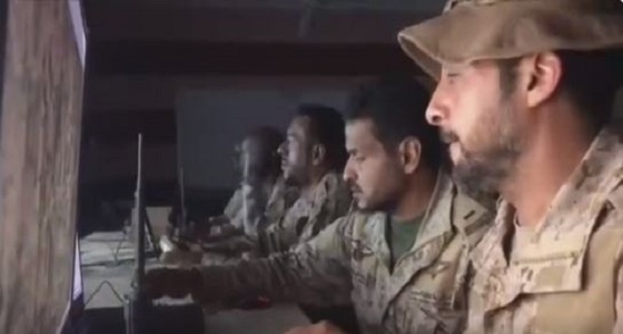 بالفيديو.. رصد الأهداف الحوثية بغرفة متابعة الطائرات التكتيكية للتحالف