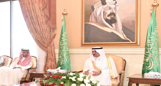 أمير منطقة تبوك يستقبل المهنئين بعيد الأضحى المبارك