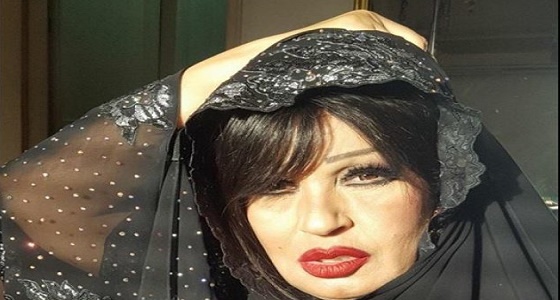 بالفيديو.. فيفي عبده تعايد جمهورها بفتة ولحم ضأن