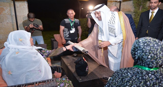 سفير المملكة لدى الأردن يودع ضيوف خادم الحرمين الحجاج الفلسطينيين من ذوي الشهداء