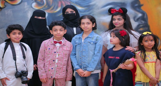 سفراء مجموعة شارك الإعلامية وفئة الصم يزرون أجنحة فعاليات ” حكايا مسك ” أمس