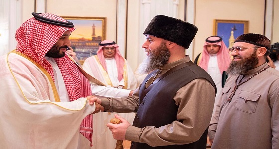 بالصور.. ولي العهد يستقبل رئيس جمهورية الشيشان