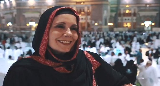 بالفيديو.. بعد إعتناقها الإسلام &#8221; باكر &#8221; تروي قصتها من MTV إلى مكة
