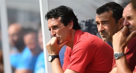 إيمري ينفي شائعة غياب أوزيل بمباراة وست هام نتيجة الخلافات