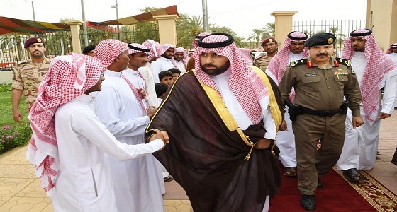 أمير جازان بالنيابة يواسي ذوي الشهيدين “النجمي” و”هباش”.. وهذا ماقاله لأبنائهما